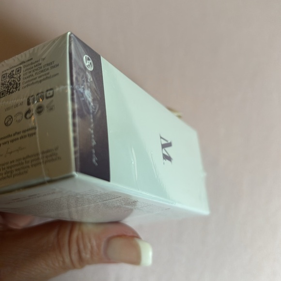 Firm Radiance Collagen Serum Enriched with Hyaluronic Acid + Peptides BNIB - Picture 7 of 9